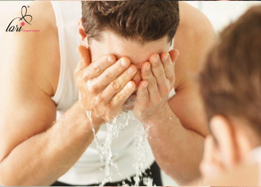 Hãy chọn một loại sữa rửa mặt chuyên dụng và làm sạch da hai lần một ngày